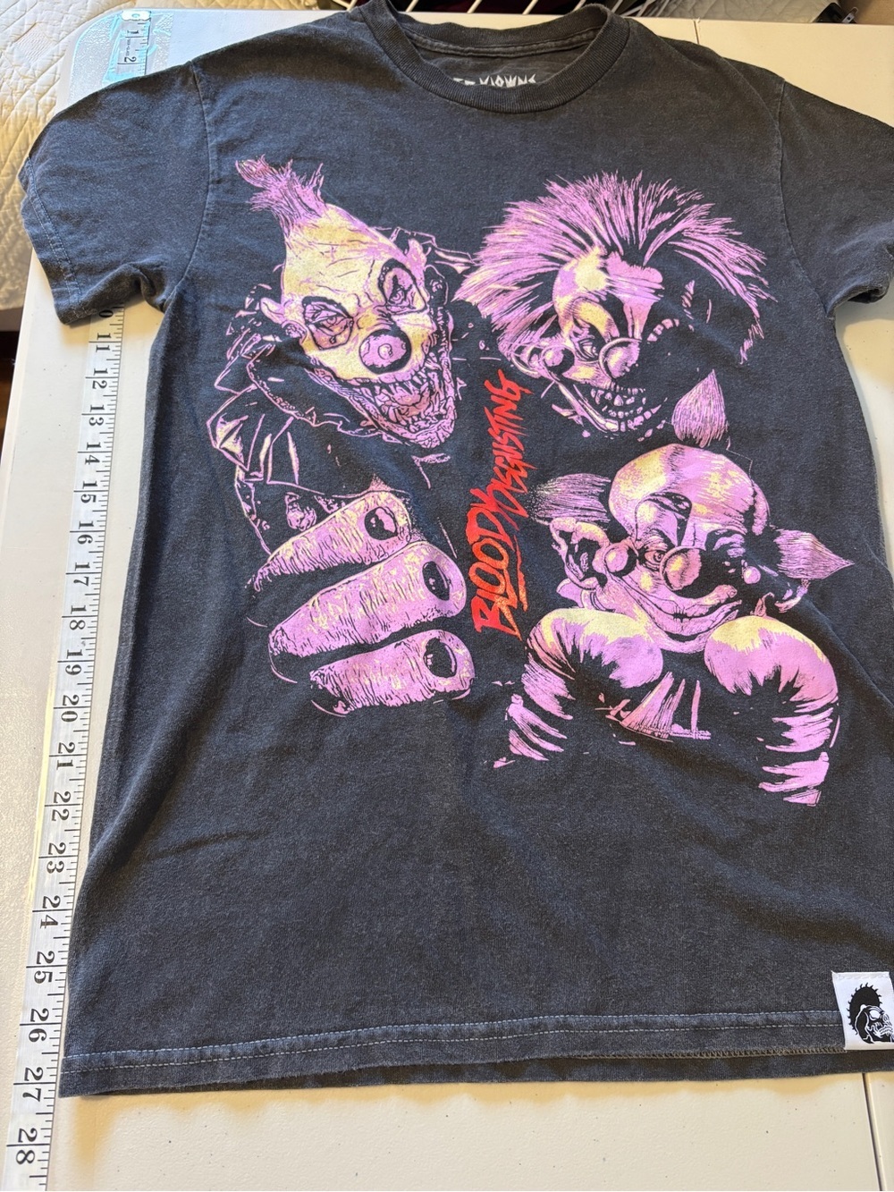 Killer Klowns Mens Tee Size Small Graphic Horror Bloody Disgusting Nerd - Picture 6 of 7